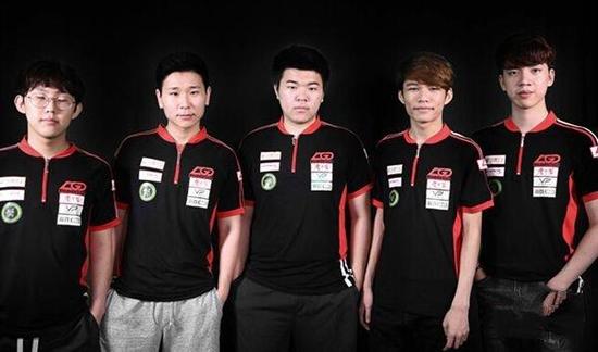 NBA常规赛再现惊险冲突，7人遭驱逐！活塞球员斯图尔特再成焦点！.